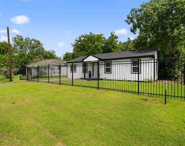 5233 Higgins Street - Photo Thumbnail 1
