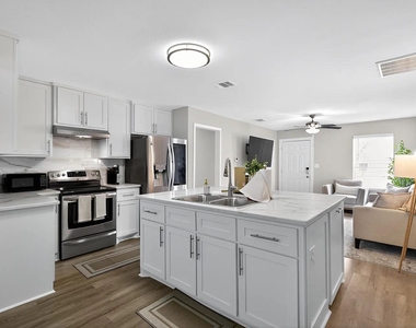5233 Higgins Street - Photo Thumbnail 5