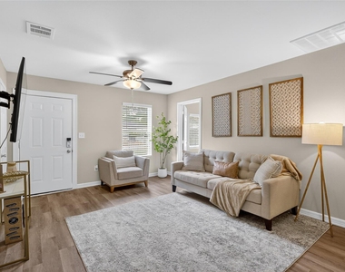 5233 Higgins Street - Photo Thumbnail 11