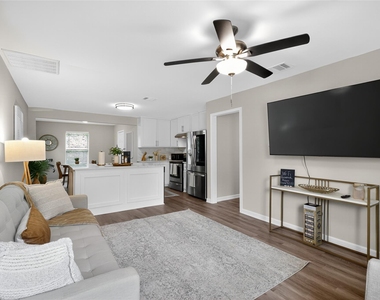5233 Higgins Street - Photo Thumbnail 10