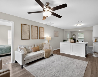 5233 Higgins Street - Photo Thumbnail 8