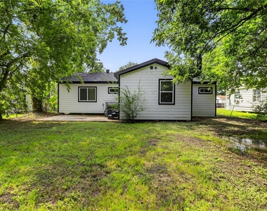 5233 Higgins Street - Photo Thumbnail 23