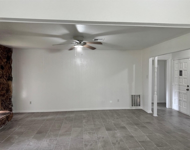 10415 Sageburrow Drive - Photo Thumbnail 3