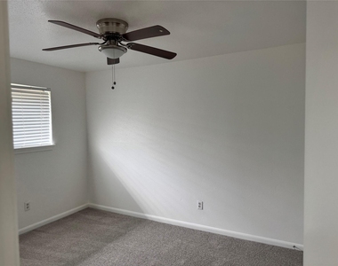 10415 Sageburrow Drive - Photo Thumbnail 5