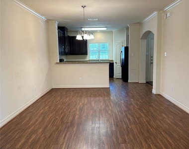 210 S Tesch - Photo Thumbnail 1