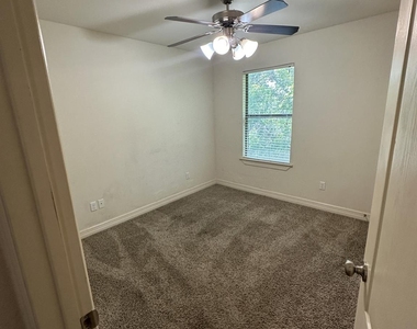 210 S Tesch - Photo Thumbnail 12