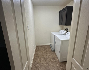 210 S Tesch - Photo Thumbnail 15