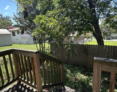 210 S Tesch - Photo Thumbnail 17