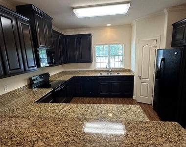 210 S Tesch - Photo Thumbnail 7