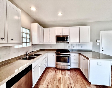 3731 Main Poplar Drive - Photo Thumbnail 8