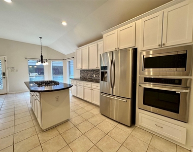 1318 Cedar Terrace Court - Photo Thumbnail 3