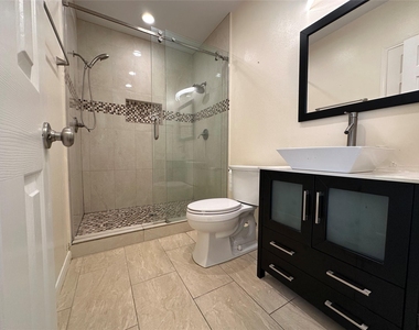 1318 Cedar Terrace Court - Photo Thumbnail 20