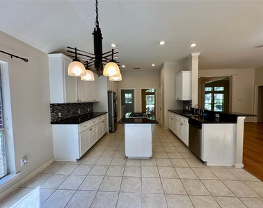1318 Cedar Terrace Court - Photo Thumbnail 2