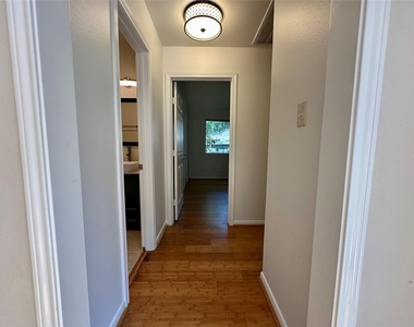 1318 Cedar Terrace Court - Photo Thumbnail 11