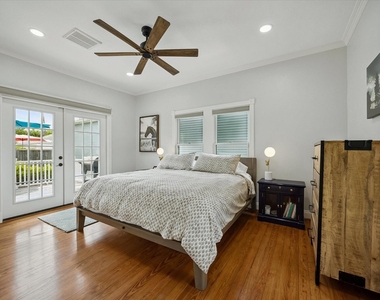 412 W 22nd Street - Photo Thumbnail 16