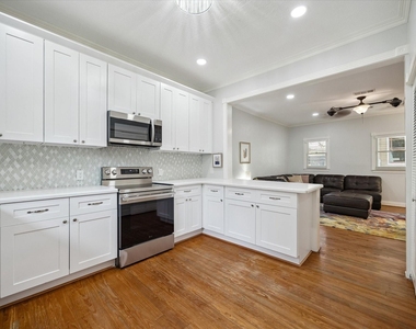 412 W 22nd Street - Photo Thumbnail 12