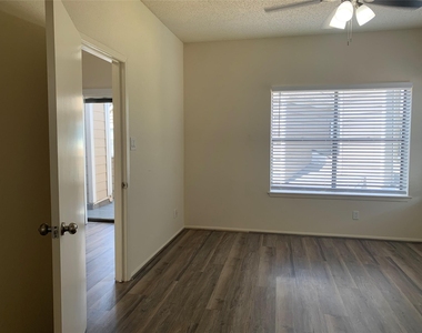 2710 Grants Lake Boulevard - Photo Thumbnail 12