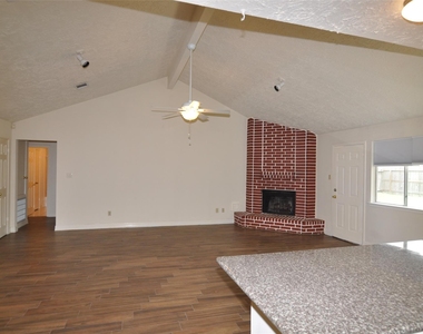 2706 Sunbird Drive - Photo Thumbnail 7