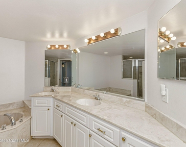 800 Del Rio Way - Photo Thumbnail 15