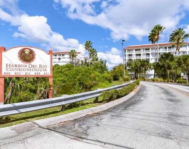 800 Del Rio Way - Photo Thumbnail 41
