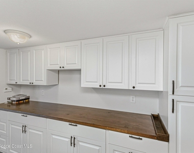 800 Del Rio Way - Photo Thumbnail 6