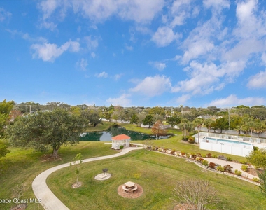 800 Del Rio Way - Photo Thumbnail 40