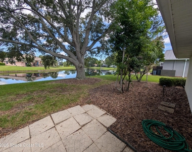 447 Lake Victoria Circle - Photo Thumbnail 36