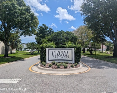 447 Lake Victoria Circle - Photo Thumbnail 1