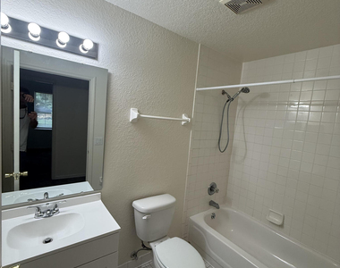 5525 Wendy Lee Drive - Photo Thumbnail 4
