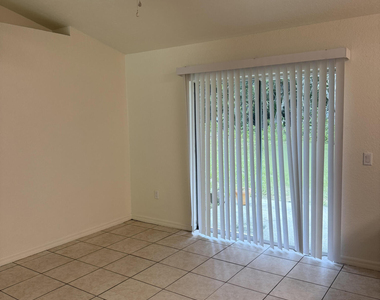 5525 Wendy Lee Drive - Photo Thumbnail 8