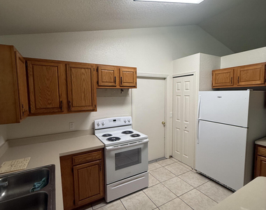 5525 Wendy Lee Drive - Photo Thumbnail 1