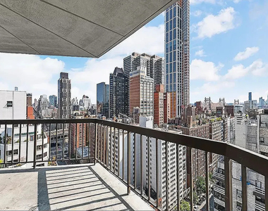 360 East 57th Street - Photo Thumbnail 5