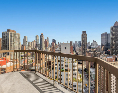360 East 57th Street - Photo Thumbnail 4