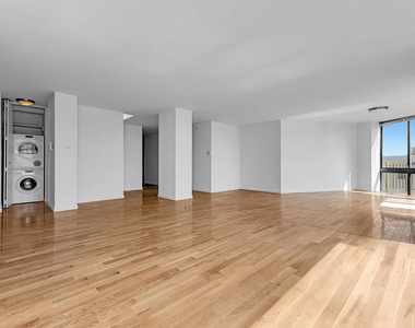 360 East 57th Street - Photo Thumbnail 1