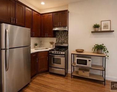 27 East 126th Street - Photo Thumbnail 2