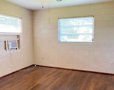 1007 N Alabama Avenue - Photo Thumbnail 8