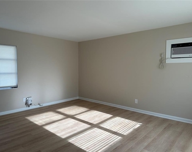 344 33rd Avenue N - Photo Thumbnail 10