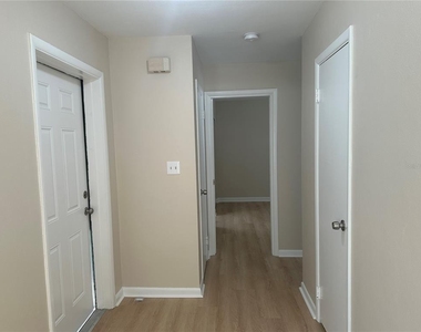 344 33rd Avenue N - Photo Thumbnail 9