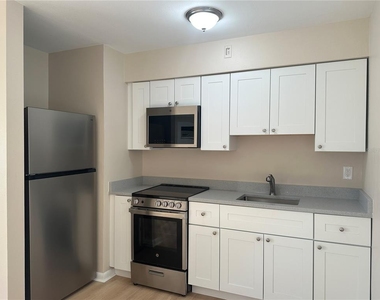 344 33rd Avenue N - Photo Thumbnail 4