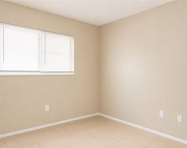 4631 W Eastwind Drive - Photo Thumbnail 12