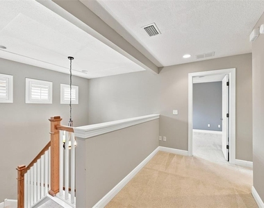133 Valencia Circle - Photo Thumbnail 20