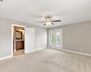 133 Valencia Circle - Photo Thumbnail 24