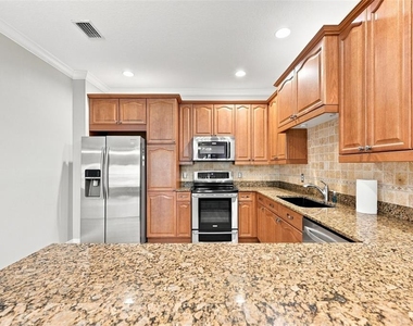 133 Valencia Circle - Photo Thumbnail 16