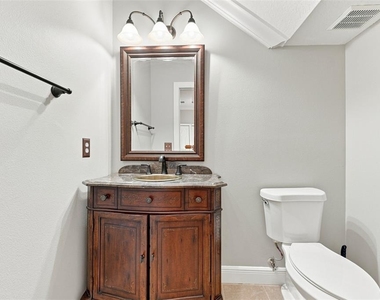 133 Valencia Circle - Photo Thumbnail 34