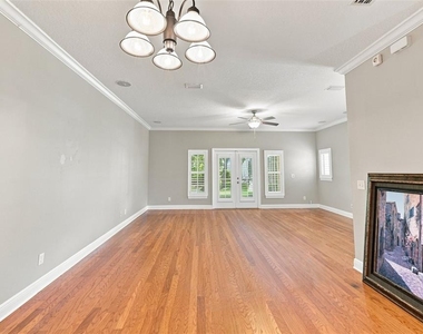 133 Valencia Circle - Photo Thumbnail 21