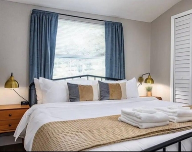 1000 8th Avenue Sw - Photo Thumbnail 2