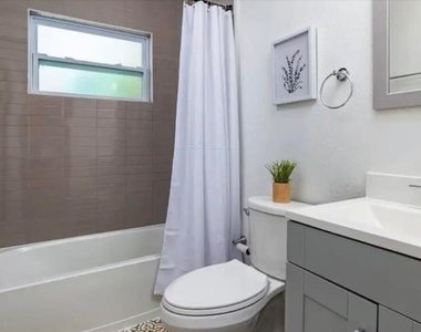 1000 8th Avenue Sw - Photo Thumbnail 5