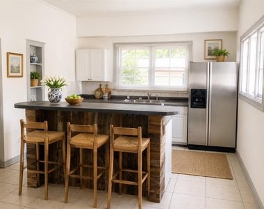 2107 W Chestnut Street - Photo Thumbnail 4