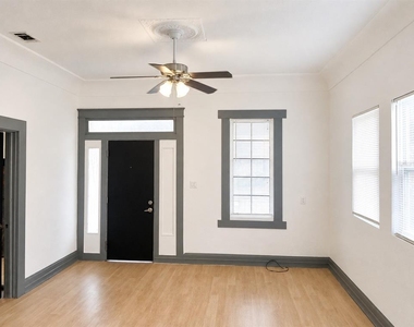 2107 W Chestnut Street - Photo Thumbnail 18