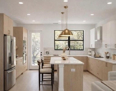373 13th St N - Photo Thumbnail 8